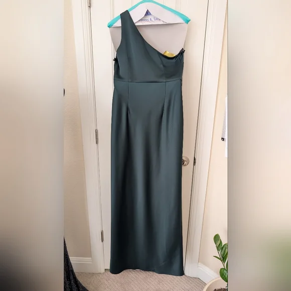 Stunning Emerald One Shoulder BHLDN Gown Size 6 - Picture 6 of 8